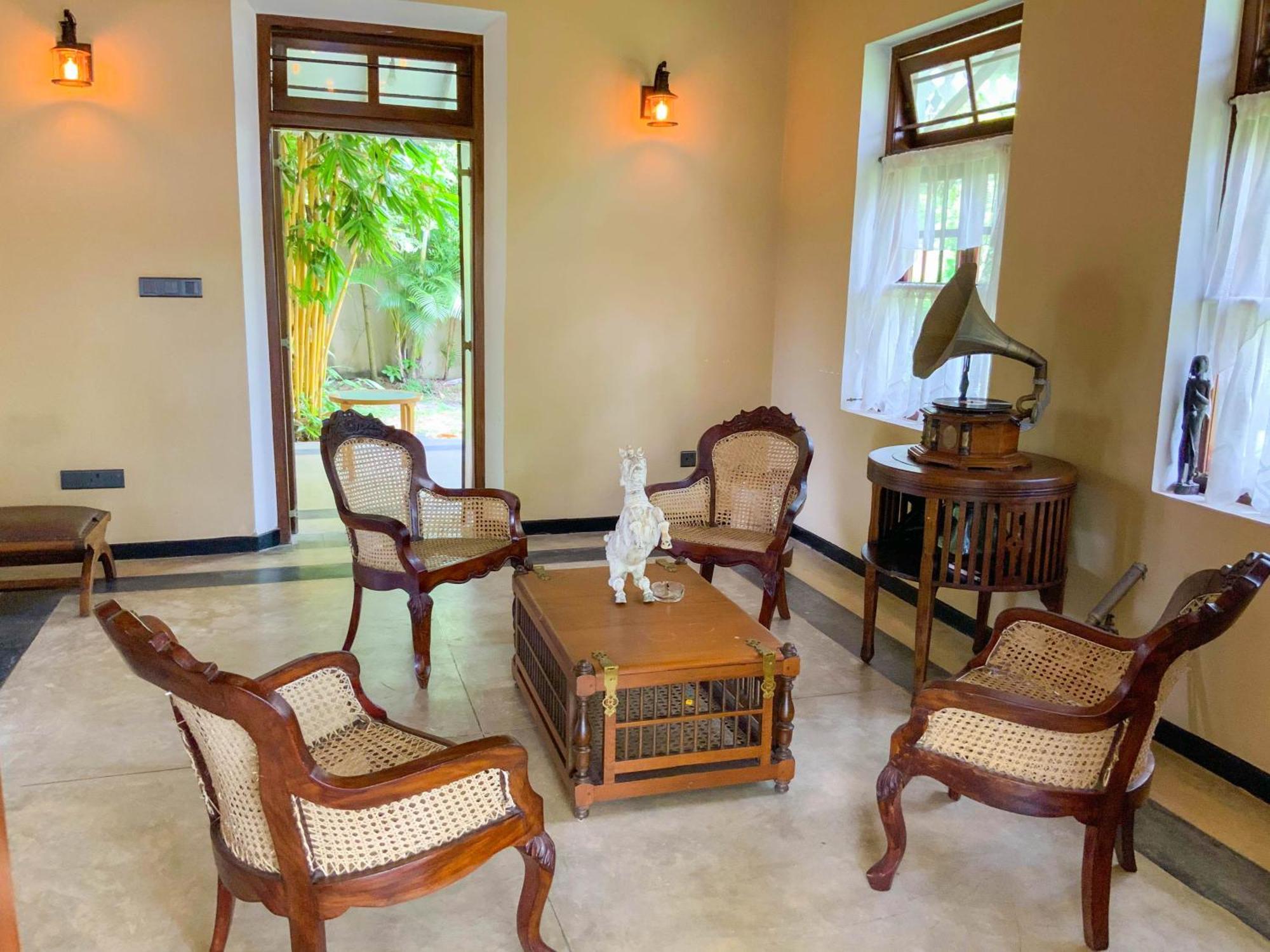 Headman House Antique Villa - A Seaside Royal Stay Ahangama Dış mekan fotoğraf