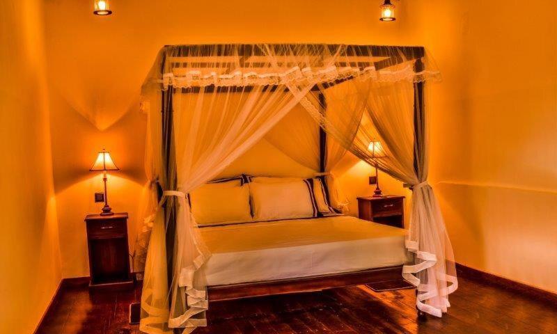 Headman House Antique Villa - A Seaside Royal Stay Ahangama Dış mekan fotoğraf